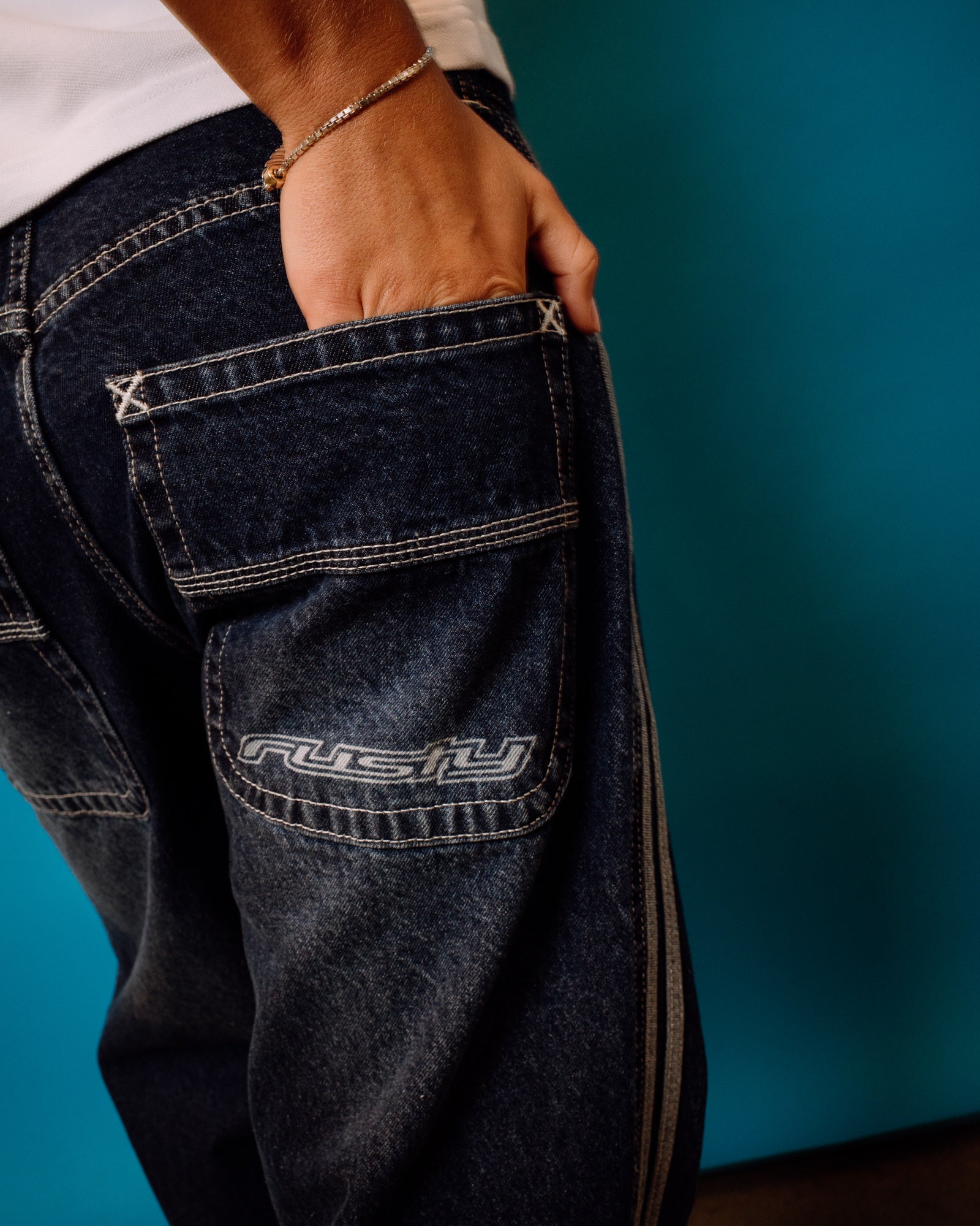 デニム・ジーパン 3D Monogram Rain Washing Slub Denim Pants 3D Monogram Rain Washing Slub Denim Pants Blue - VARZAR | 60